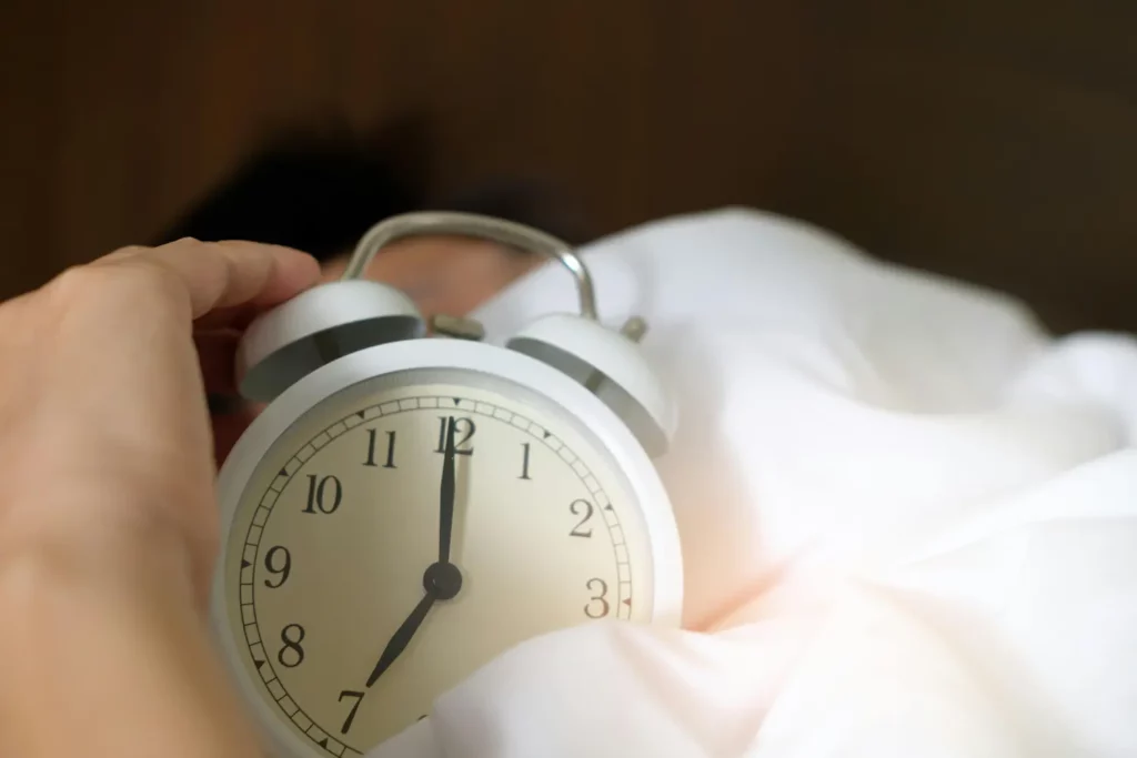 Clock for monitoring sleep quality with MK677